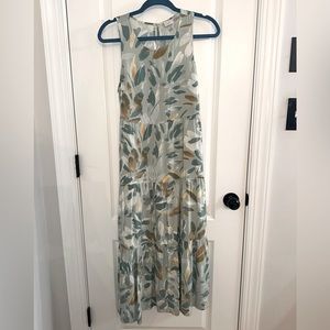 A New Day Tiered Green, Tan, & White Floral Sleeveless Mid Calf - Size XS